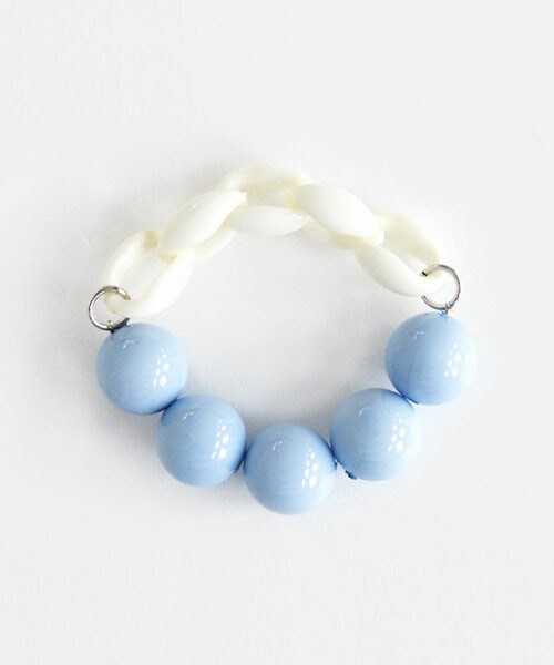DHOLIC(ディーホリック)の「ミルキーカラードロップブレスレット(ブレスレット・レディース・アイボリー/ピンク/イエロー/ミント/スカイブルー・FREE)」の3枚目の写真