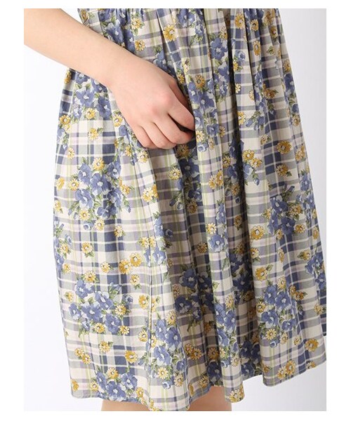 ehka sopo（エヘカソポ）の「花チェックプリントノースリーブワンピース 1101786-12-13-11（ワンピース・レディース・レッド/イエロー/ブルー・M）」の8枚目の写真