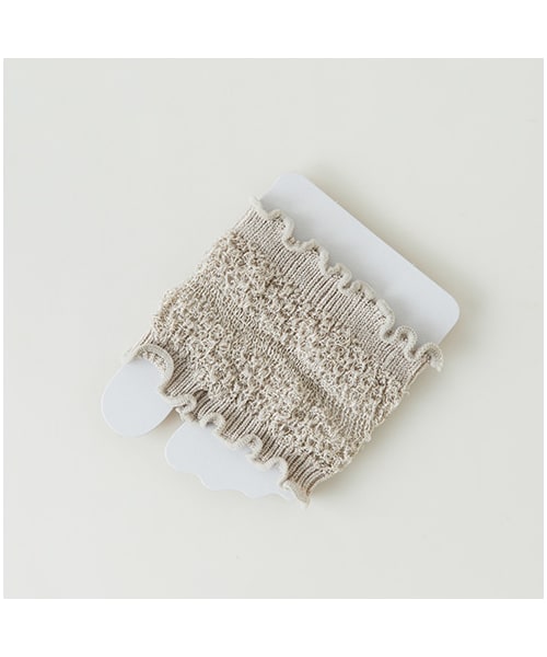 靴下屋（クツシタヤ）の「ラメレーシータックトングタイプ（ソックス・靴下・レディース・キナリ/クロ/クロ＋ゴールド/ベージュ/モカチャ・Size Free）」の4枚目の写真