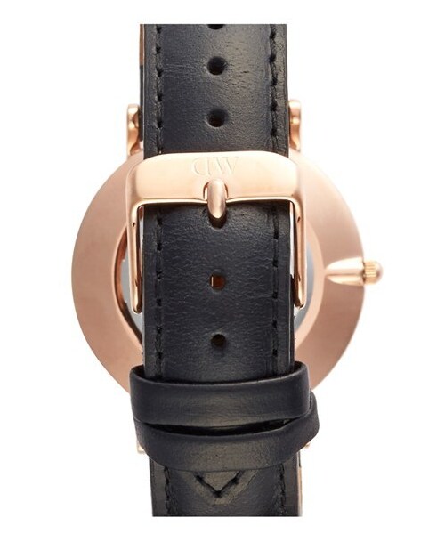Daniel Wellington(ダニエルウェリントン)の「Daniel Wellington 'Classy Sheffield' Crystal Index Leather Strap Watch, 34mm(アナログ腕時計・レディース・Black/ Rose Gold)」の3枚目の写真