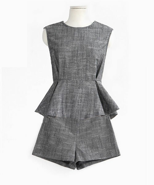 DHOLIC（ディーホリック）の「ぺプラムブラウス&ショートパンツセットアップ（その他・レディース・アイボリー/グレー/ネイビー・S/M）」の2枚目の写真