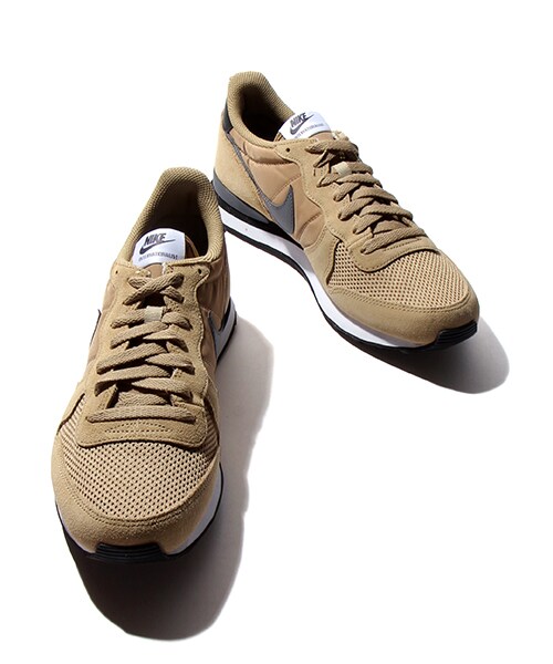 NIKE（ナイキ）の「インターナショナリスト（シューズ・メンズ・ベージュ・8.0/8H/9.0/9H）」の2枚目の写真
