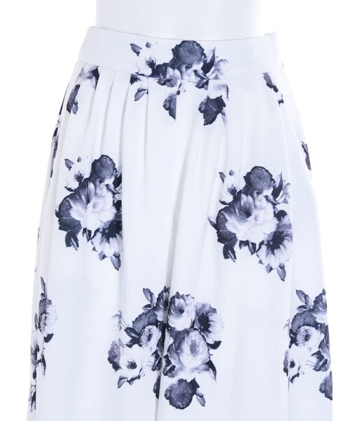 EMODA（エモダ）の「WIDE FLOWERガウチョ（パンツ・レディース・ホワイト/ブラック/ライトミックス/ダークミックス）」の12枚目の写真