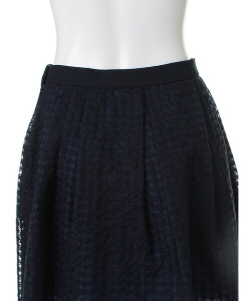 31 Sons de mode（トランテアン　ソン　ドゥ　モード）の「オーガンジー刺繍タックスカート（スカート・レディース・ホワイト/ネイビー・３６/３８）」の7枚目の写真