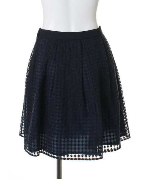 31 Sons de mode（トランテアン　ソン　ドゥ　モード）の「オーガンジー刺繍タックスカート（スカート・レディース・ホワイト/ネイビー・３６/３８）」の4枚目の写真