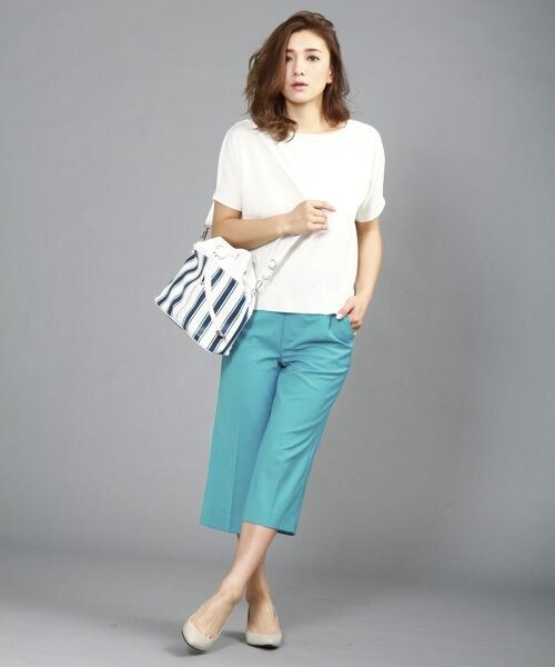 Andemiu（アンデミュウ）の「【BAILA6月号掲載】ストレートクロップドパンツ（パンツ・レディース・オフホワイト11/カーキ78/ブルー80・S/M）」の6枚目の写真