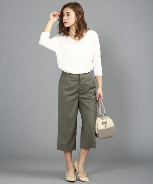 Andemiu（アンデミュウ）の「【BAILA6月号掲載】ストレートクロップドパンツ（パンツ・レディース・オフホワイト11/カーキ78/ブルー80・S/M）」の4枚目の写真