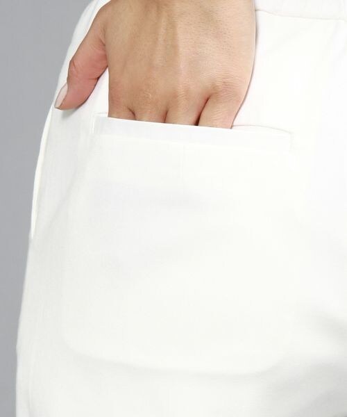 Andemiu（アンデミュウ）の「【BAILA6月号掲載】ストレートクロップドパンツ（パンツ・レディース・オフホワイト11/カーキ78/ブルー80・S/M）」の14枚目の写真