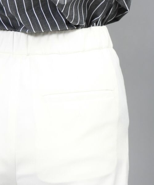 Andemiu（アンデミュウ）の「【BAILA6月号掲載】ストレートクロップドパンツ（パンツ・レディース・オフホワイト11/カーキ78/ブルー80・S/M）」の13枚目の写真