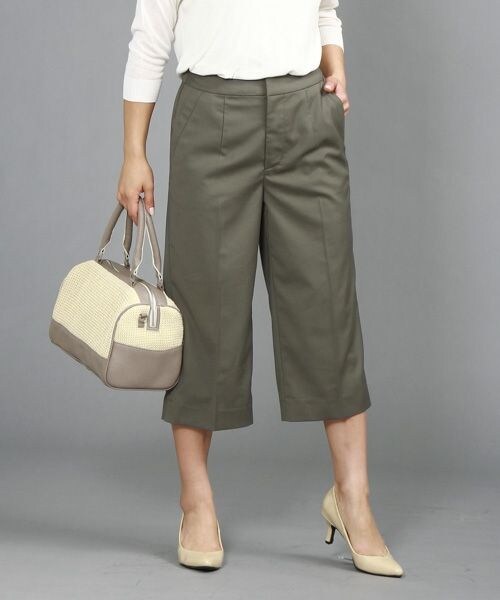 Andemiu（アンデミュウ）の「【BAILA6月号掲載】ストレートクロップドパンツ（パンツ・レディース・オフホワイト11/カーキ78/ブルー80・S/M）」の2枚目の写真