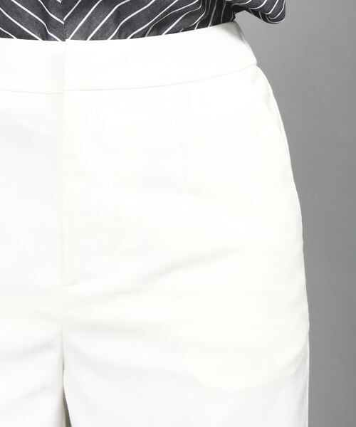 Andemiu（アンデミュウ）の「【BAILA6月号掲載】ストレートクロップドパンツ（パンツ・レディース・オフホワイト11/カーキ78/ブルー80・S/M）」の10枚目の写真