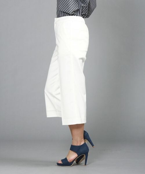 Andemiu（アンデミュウ）の「【BAILA6月号掲載】ストレートクロップドパンツ（パンツ・レディース・オフホワイト11/カーキ78/ブルー80・S/M）」の8枚目の写真