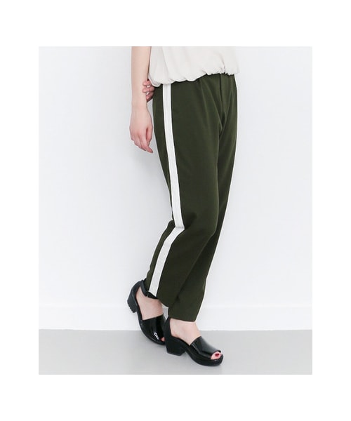 KBF（ケイビーエフ）の「KBF+　サイドラインパンツ（パンツ・レディース・GRAY/KHAKI/NAVY・one）」の8枚目の写真