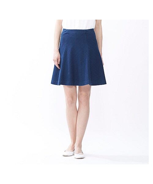 UNIQLO（ユニクロ）の「WOMEN デニムフレアスカート（スカート・レディース・BLUE・M/L/S/XL）」の2枚目の写真
