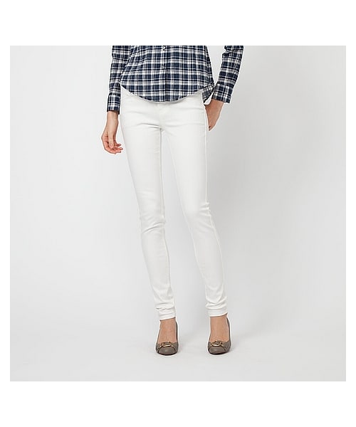 UNIQLO(ユニクロ)の「WOMEN ウルトラストレッチカラージーンズB(ジーンズ・レディース・OFF WHITE・23/22)」の1枚目の写真