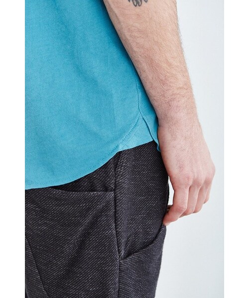 URBAN OUTFITTERS(アーバンアウトフィッターズ)の「Feathers Twisted Neck Tee(Tシャツ/カットソー・メンズ・WASHED BLACK/BROWN/BLUE/WHITE・S/XL/L/XS/M)」の5枚目の写真