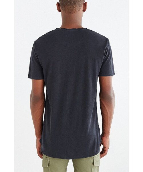 URBAN OUTFITTERS(アーバンアウトフィッターズ)の「Feathers Twisted Neck Tee(Tシャツ/カットソー・メンズ・WASHED BLACK/BROWN/BLUE/WHITE・S/XL/L/XS/M)」の3枚目の写真