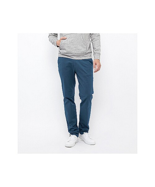 UNIQLO（ユニクロ）の「MEN スリムフィットノータックチノ（ロングパンツ・メンズ・WHITE/BLACK/BLUE/NAVY/WINE/KHAKI/DARK GRAY・115/110/79/88/70/73/120/91/76）」の5枚目の写真