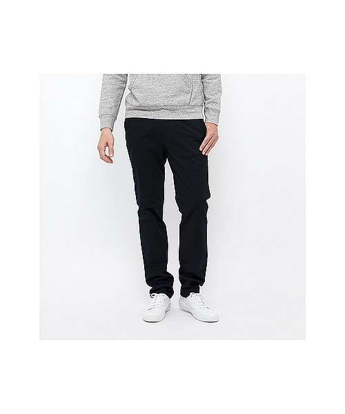 UNIQLO（ユニクロ）の「MEN スリムフィットノータックチノ（ロングパンツ・メンズ・WHITE/BLACK/BLUE/NAVY/WINE/KHAKI/DARK GRAY・115/110/79/88/70/73/120/91/76）」の2枚目の写真