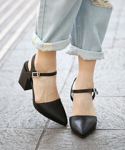 Heather（ヘザー）の「ポインテッドサンダル（シューズ・レディース・オフホワイト 05/ブラック 09・Ｍ(23.0～23.5)/Ｌ(24.0～24.5)）」の2枚目の写真