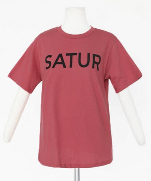 DHOLIC（ディーホリック）の「SATURDAYSロゴTシャツ（Tシャツ/カットソー・レディース・アイボリー/スカイブルー/サーモンピンク/グレー・FREE）」の4枚目の写真