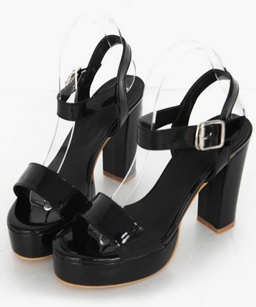 DHOLIC（ディーホリック）の「エナメルストラップヒールシューズ（サンダル・レディース・ホワイト/ライム/ミント/レッド/ブラック・225/230/235/240/245）」の3枚目の写真