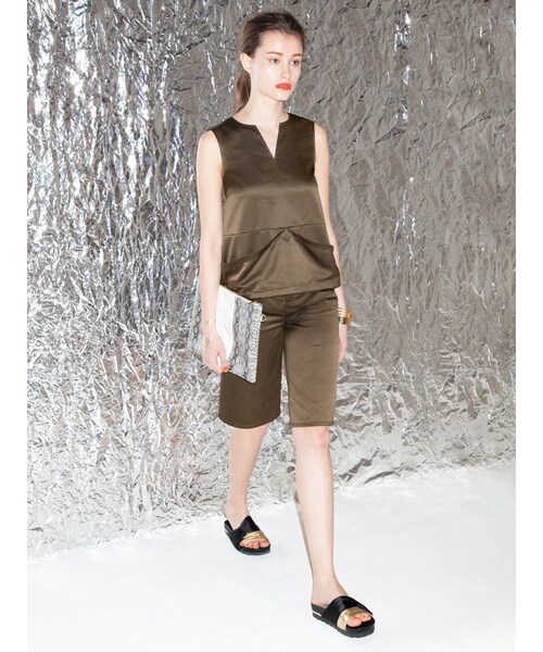 MURUA（ムルーア）の「【MODE】タックハーフパンツ（パンツ・レディース・ホワイト/ブラック/カーキ・1/2）」の4枚目の写真
