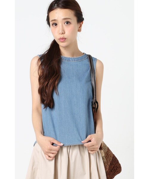SLOBE IENA（スローブイエナ）の「デニムノースリーブブラウス（トップス・レディース・ネイビー/ブルー・フリー）」の2枚目の写真