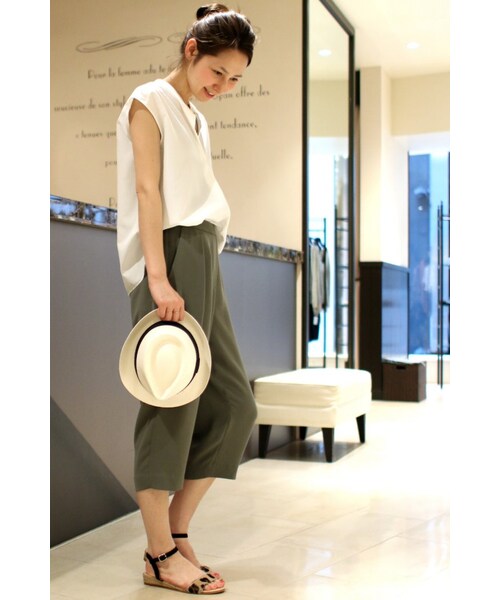 Spick & Span（スピックアンドスパン）の「エステルツイル クロップドイージー（パンツ・レディース・ブラック/カーキ/ネイビー・36/38）」の5枚目の写真