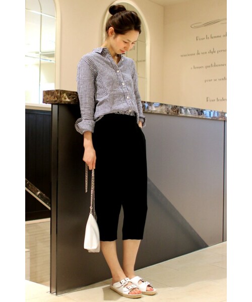 Spick & Span（スピックアンドスパン）の「エステルツイル クロップドイージー（パンツ・レディース・ブラック/カーキ/ネイビー・36/38）」の4枚目の写真