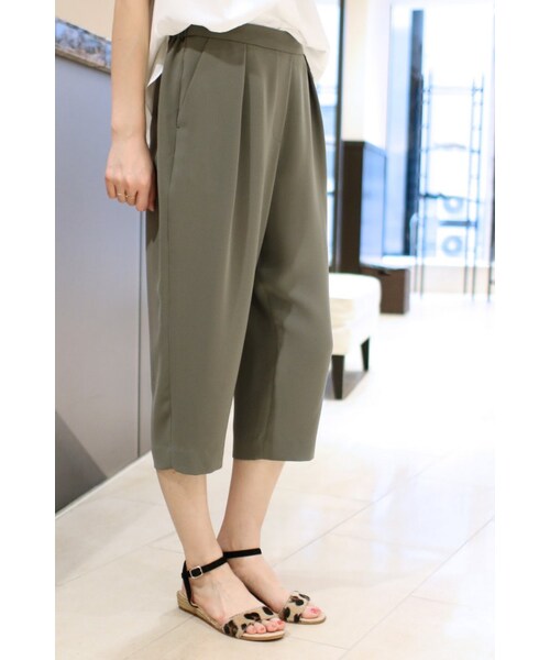 Spick & Span（スピックアンドスパン）の「エステルツイル クロップドイージー（パンツ・レディース・ブラック/カーキ/ネイビー・36/38）」の2枚目の写真