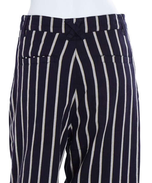 Ungrid（アングリッド）の「マルチストライプハーフパンツ（パンツ・レディース・オフホワイト/ネイビー）」の7枚目の写真