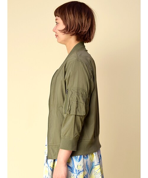 w closet（ダブルクローゼット）の「MA-1ブルゾン（ジャケット/アウター・レディース・カーキ/D.ネイビー・FREE）」の4枚目の写真
