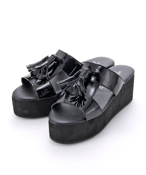 PEACH JOHN（ピーチジョン）の「ＰＪ／ビッグタッセルサンダル（シューズ・レディース・ブラック/オフホワイト/ベージュ/ネイビー・S/M/L）」の3枚目の写真