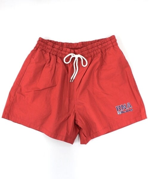 RNA（アールエヌエー）の「カラーイージーハーフパンツ（パンツ・レディース・ブラック/ブルー/レッド・M）」の4枚目の写真