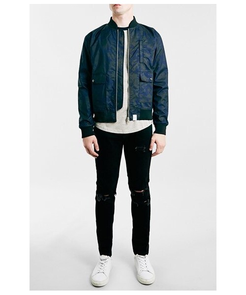 TOPMAN（トップマン）の「Topman Ripped Skinny Fit Jeans (Black)（デニムパンツ・メンズ・Black・32 x 34/34 x 32/32 x 32/34 x 34/32 x 30/36 x 34/30 x 32/30 x 30）」の2枚目の写真