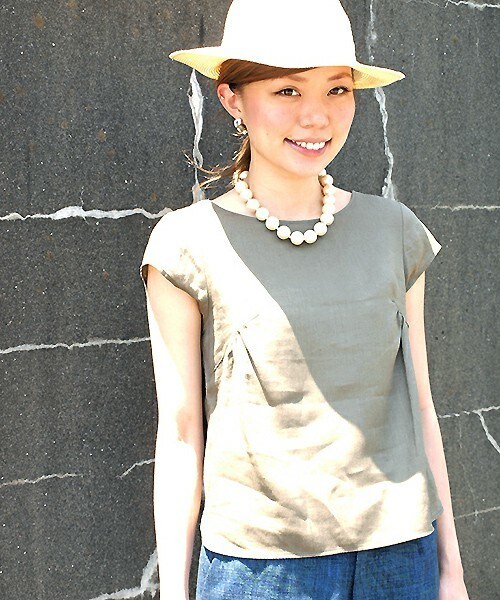 fredy emue（フレディエミュ）の「フランダースリネン半袖プルオーバー（シャツ/ブラウス・レディース・ブラック/カーキ/ホワイト/ストライプ・38/36）」の3枚目の写真