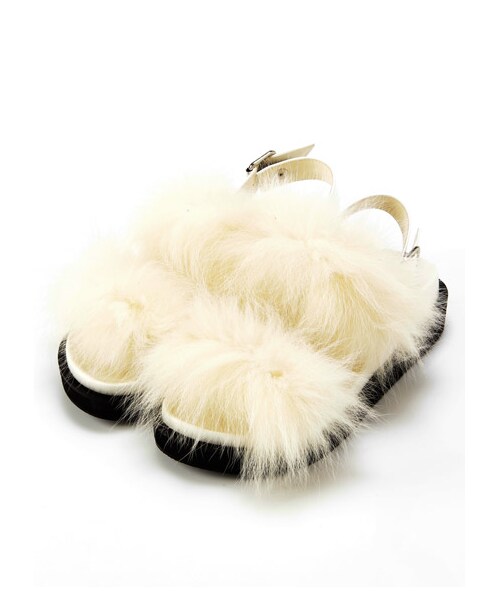 lilLilly(リルリリー)の「LILICIOUS ファーコンフォートサンダル(シューズ・レディース・WHITE/GRAY/BLACK・S/M)」の1枚目の写真