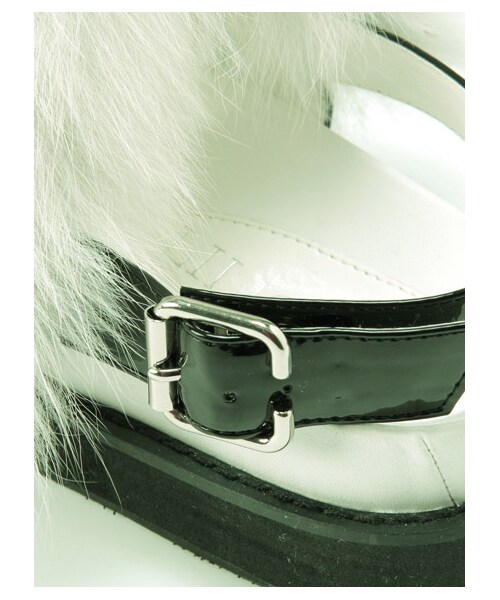 lilLilly(リルリリー)の「LILICIOUS ファーコンフォートサンダル(シューズ・レディース・WHITE/GRAY/BLACK・S/M)」の11枚目の写真