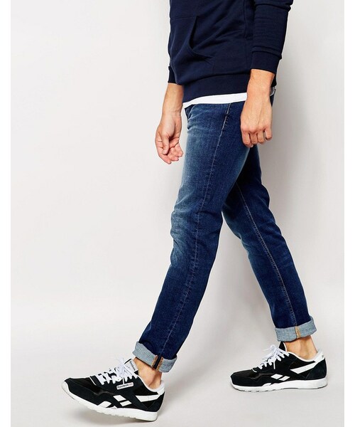 Nudie Jeans（ヌーディージーンズ）の「Nudie Jeans Lean Dean Slim Tapered Fit Bay Blue Mid Wash（デニムパンツ・メンズ・bayblue・W32 L34/W30 L30/W28 L30/W32 L36/W30 L32/W32 L30/W36 L36/W33 L30/W30 L34/W36 L32/W33 L32/W31 L30/W36 L30/W34 L36/W31 L32/W34 L34/W32 L32/W34 L32/W31 L34/W26 L32/W34 L30/W28 L32/W28 L34/W33 L34/W29 L32）」の2枚目の写真