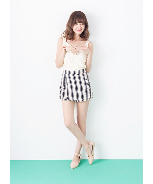 gracegift（グレースギフト）の「韓國細緻雕花鏤空蕾絲肩帶上衣（トップス・レディース・淺黃・F）」の5枚目の写真