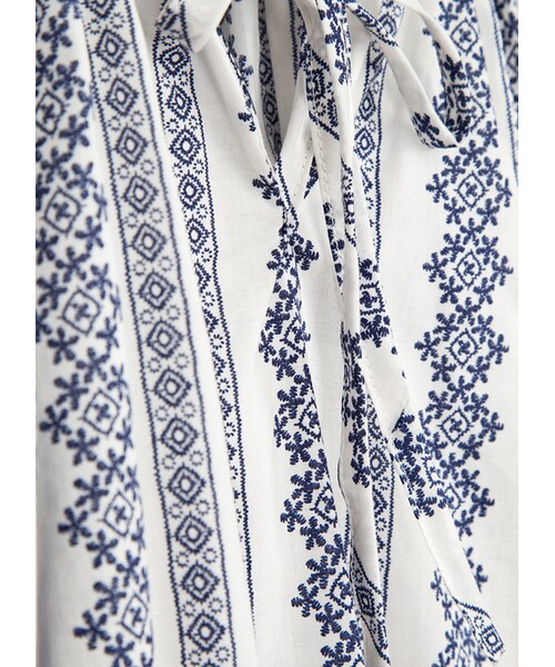 gracegift（グレースギフト）の「韓國復古甜美幾何綁結上衣（トップス・レディース・白・F）」の3枚目の写真