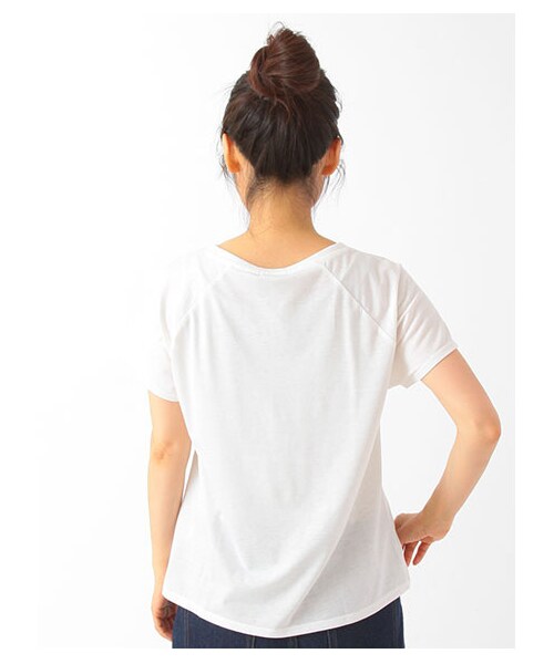 earth music&ecology(アースミュージックアンドエコロジー)の「モチーフTシャツ(トップス・レディース・オフホワイト/杢ライトグレー/ブラック/ピンクベージュ・F)」の7枚目の写真