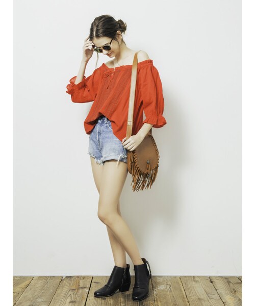 Ungrid（アングリッド）の「オフショルコットンブラウス（トップス・レディース・オフホワイト/ブラック/レッド・F）」の4枚目の写真