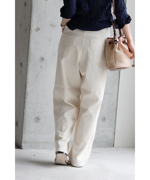 JOURNAL STANDARD(ジャーナルスタンダード)の「8.5OZデニムタックワイドパンツ(パンツ・レディース・ナチュラル/ブルー A・36/38/40)」の5枚目の写真