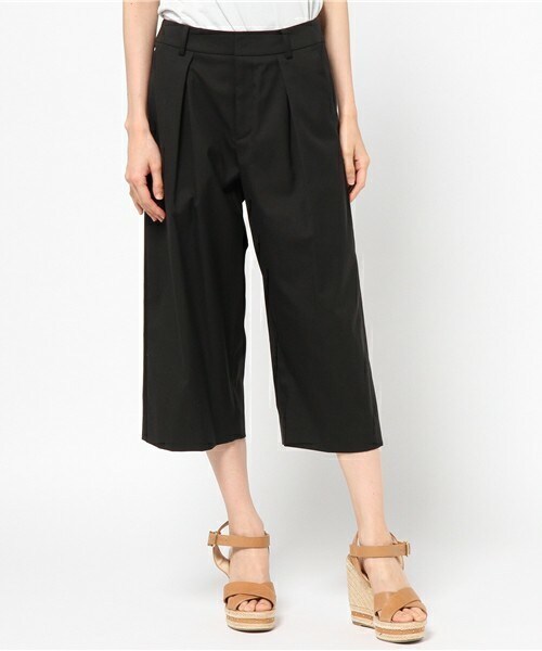 fredy emue（フレディエミュ）の「ワイドクロップドパンツ（その他パンツ・レディース・オフホワイト/ブラック・36/38）」の2枚目の写真