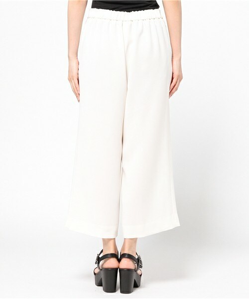 MID by MIDWEST(ミッド バイ ミッドウエスト)の「MID by MIDWEST クロップドワイドパンツ(その他パンツ・レディース・ホワイト・2)」の4枚目の写真