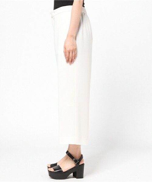 MID by MIDWEST(ミッド バイ ミッドウエスト)の「MID by MIDWEST クロップドワイドパンツ(その他パンツ・レディース・ホワイト・2)」の3枚目の写真