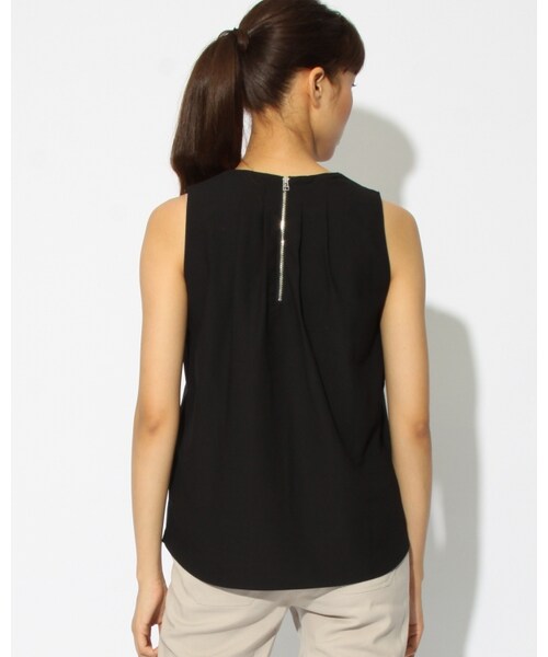 VICKY（ビッキー）の「マルチビジューノースリーブプルオーバー（トップス・レディース・ホワイト/ブラック・M）」の3枚目の写真