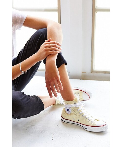 CONVERSE(コンバース)の「Converse Chuck Taylor Perforated Canvas All Star Sneaker(スニーカー・レディース・Beige・6/6.5/7/7.5/8/8.5/9/10)」の1枚目の写真